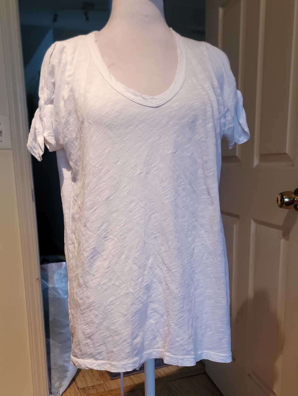 Women’s White Short-Sleeve V-Neck Tee - Casual Everyday Top
